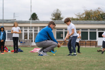 Craig Jackman, Golf Instructor at St Andrews Links Golf Academy, hosting session at Cannongate Primary